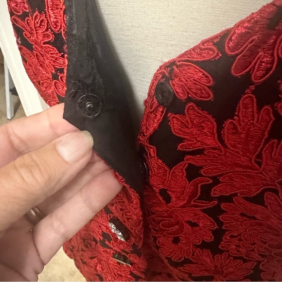 Couture lace formal halter top. Imported Italian lace. - Picture 6 of 7